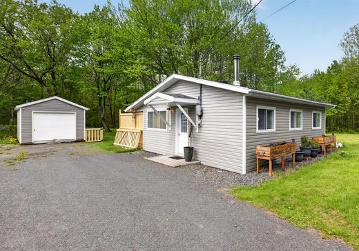 Bungalow à vendre - 655 Rue Biron, Saint-Lucien, J0C1N0