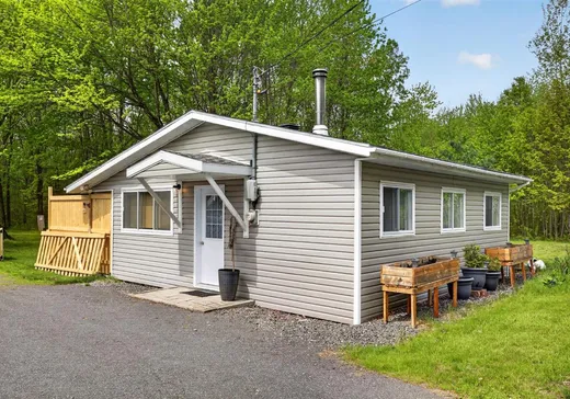 Maison à vendre - 655 Rue Biron, Saint-Lucien, J0C 1N0