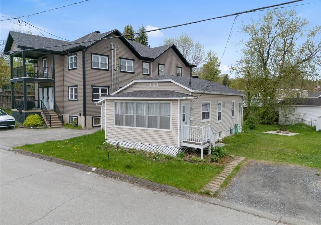 466 Rue de l'Assomption — photo 1