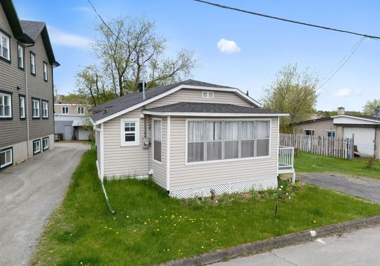 466 Rue de l'Assomption — photo 2