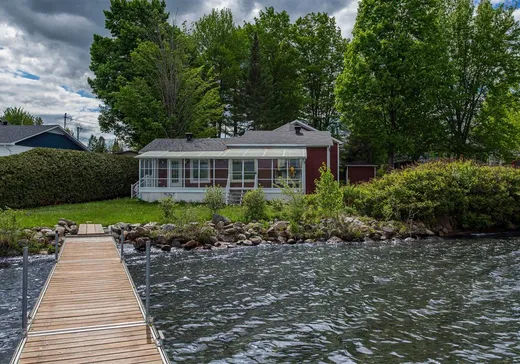 Bungalow à vendre - 154 Rue Bernard, Magog, J1X3W5