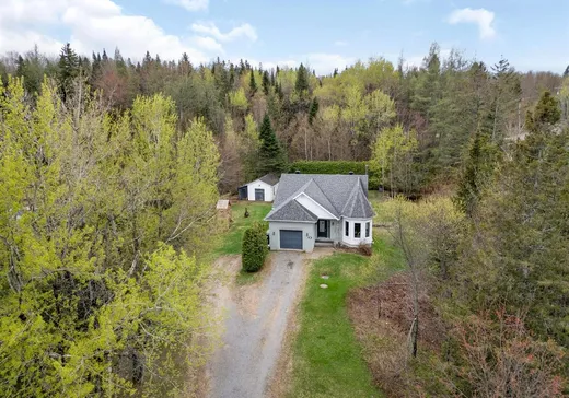 Bungalow à vendre - 2 Rue Mountain View, Shannon, G3S1N7