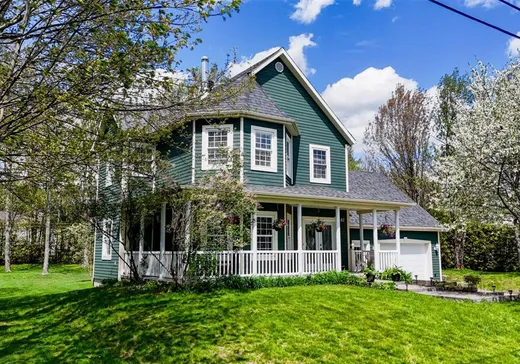 Two or more stories for sale - 82 Rue Goudreau, Magog, J1X5T1