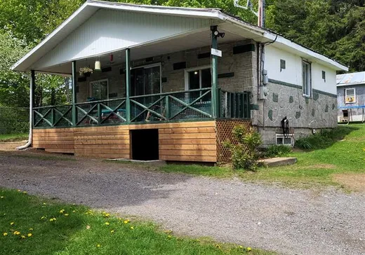 Maison à vendre - 7861 Av. Samuel N., Chertsey, J0K 3K0