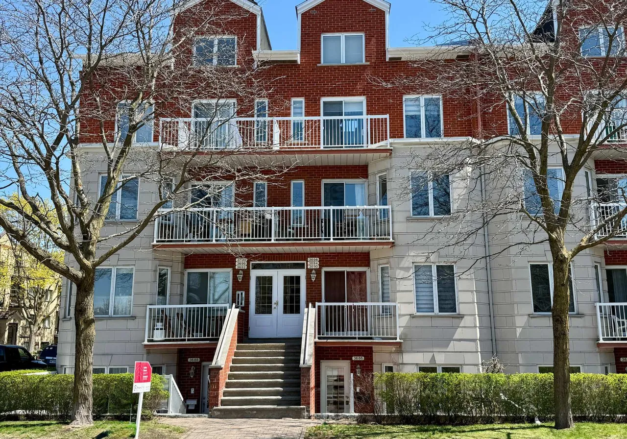 3696 Boul. St-Joseph E. — photo 1