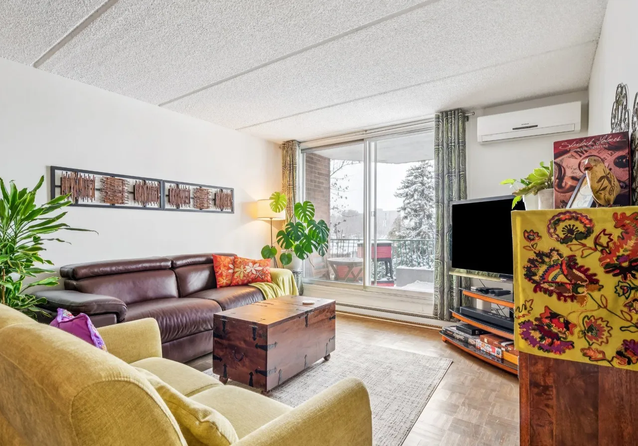 560 Rue St-Laurent O. — photo 1