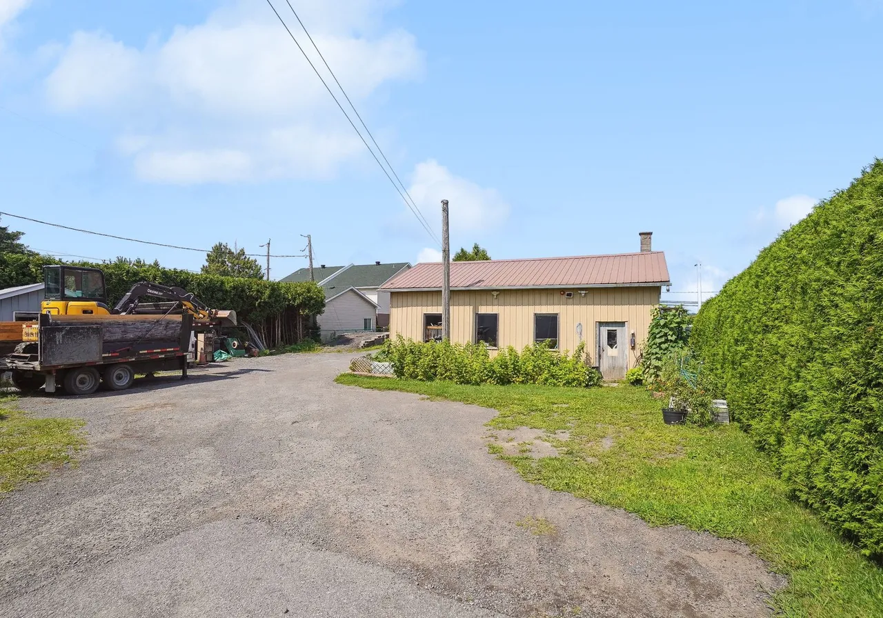 765 Ch. du Bord-de-l'Eau — photo 3