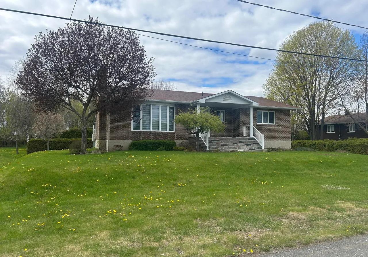 2090 Rue Huguette — photo 2