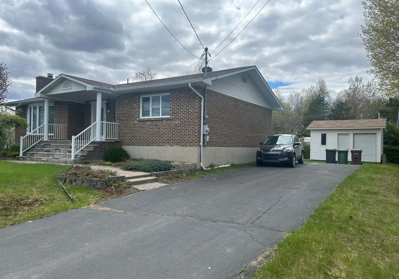 2090 Rue Huguette — photo 3