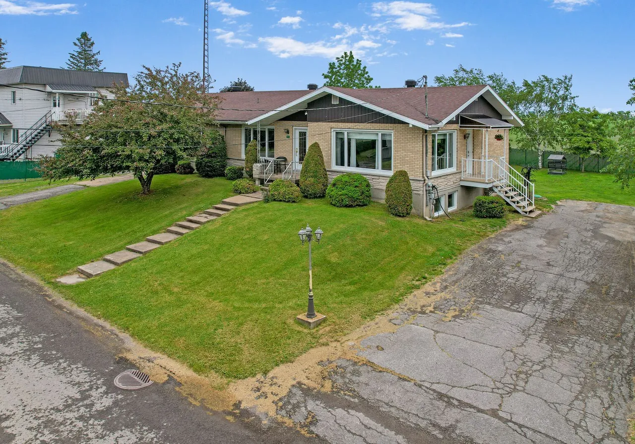 561 Rg St-Jacques — photo 3