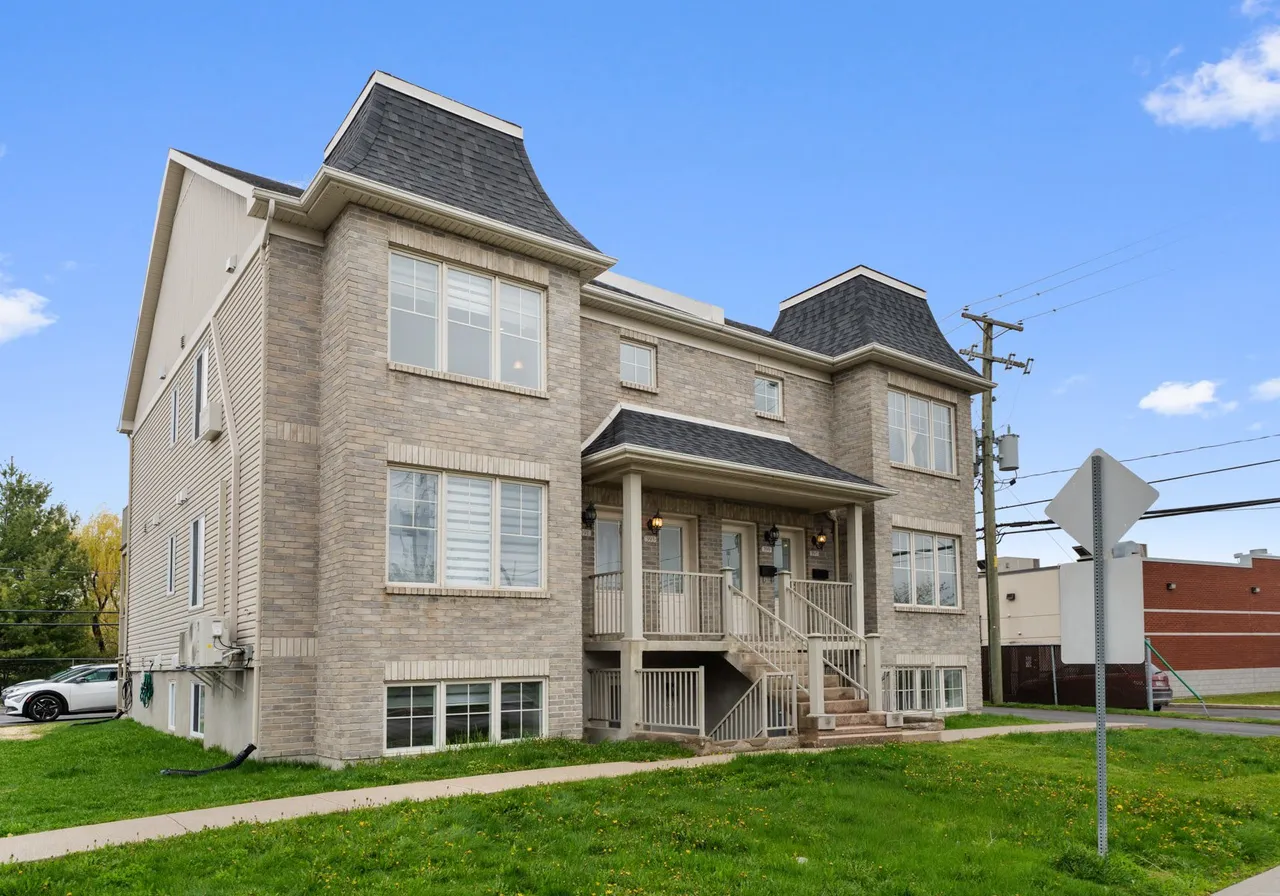 393 Av. Crépeau — photo 2