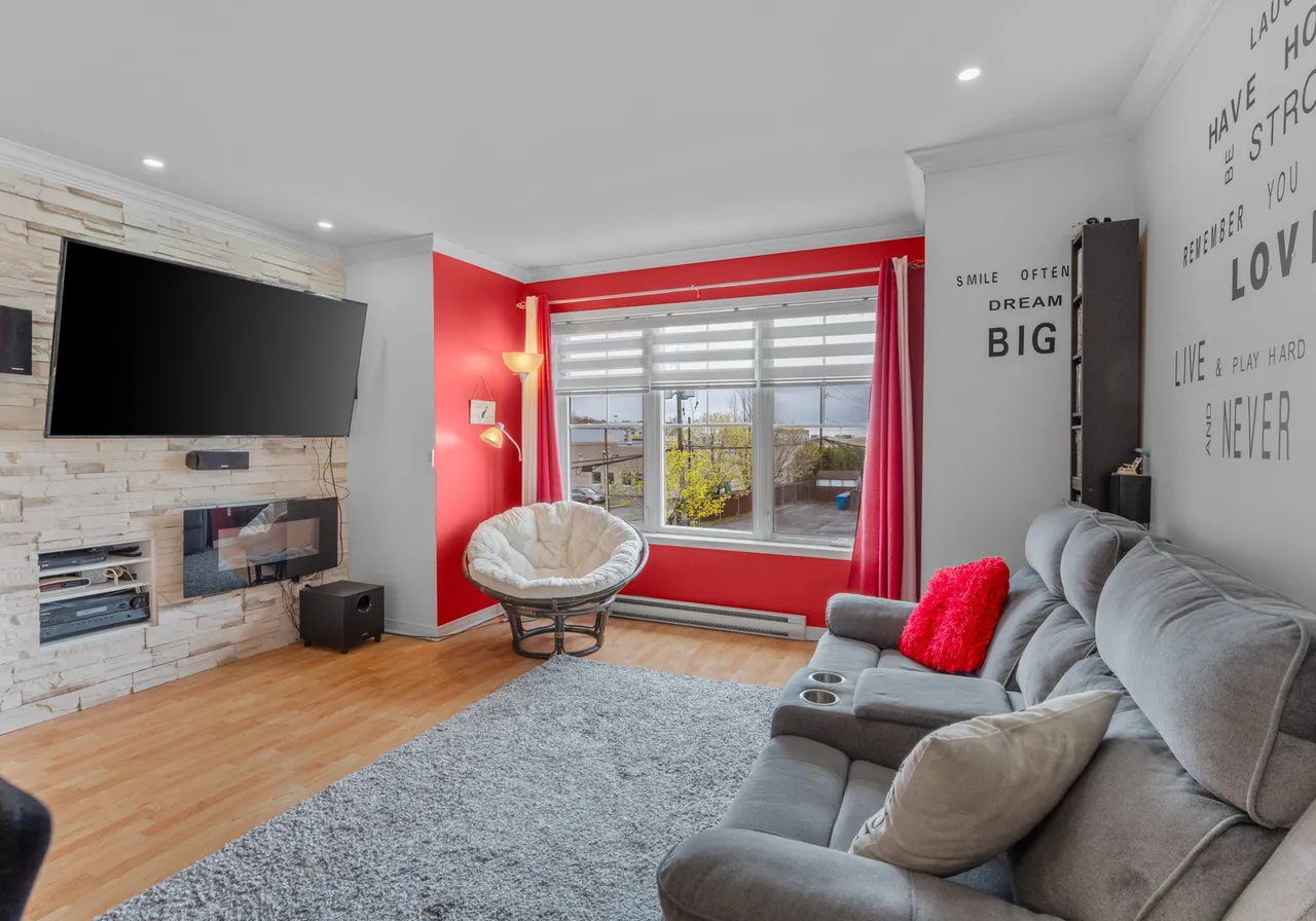 393 Av. Crépeau — photo 3