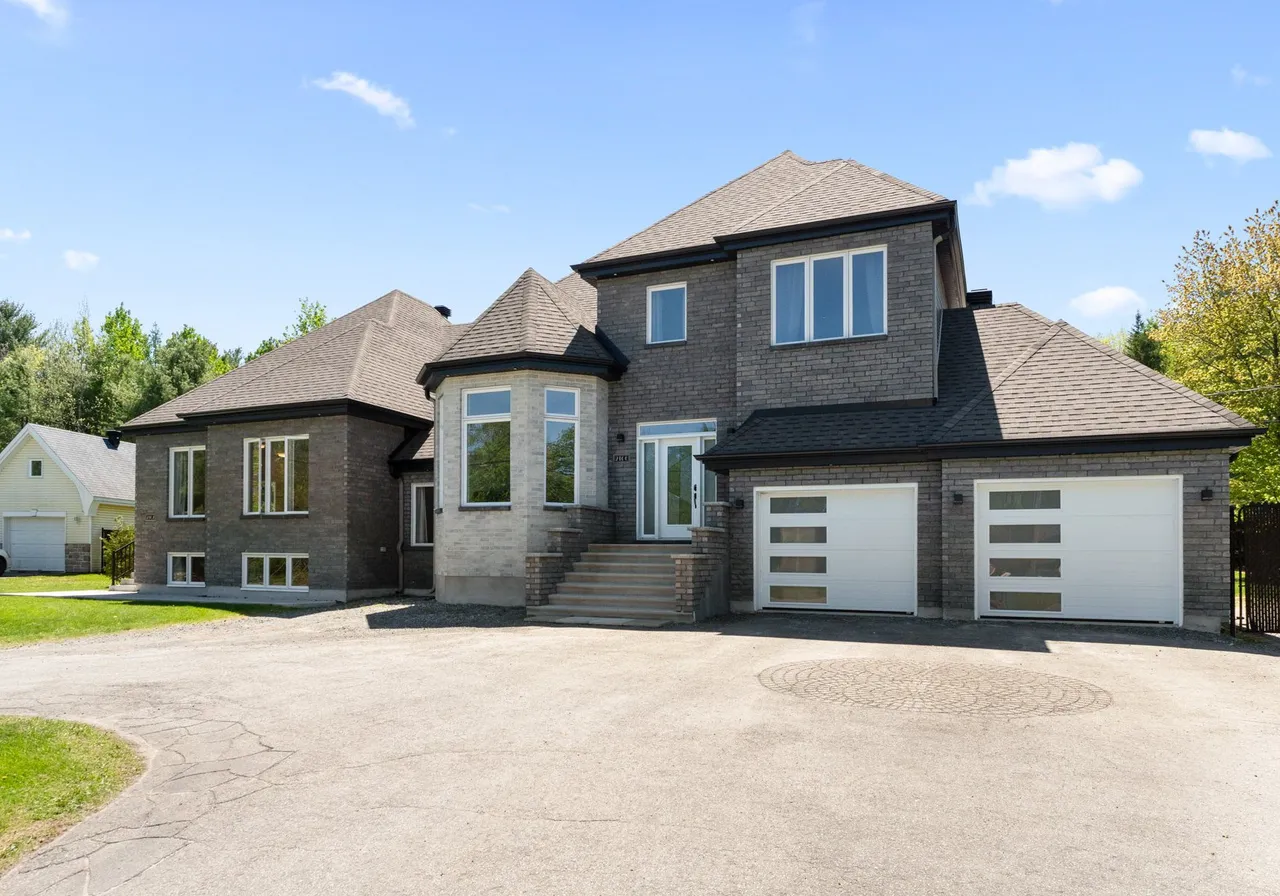 2100-2102 Av. du Suroît — photo 2