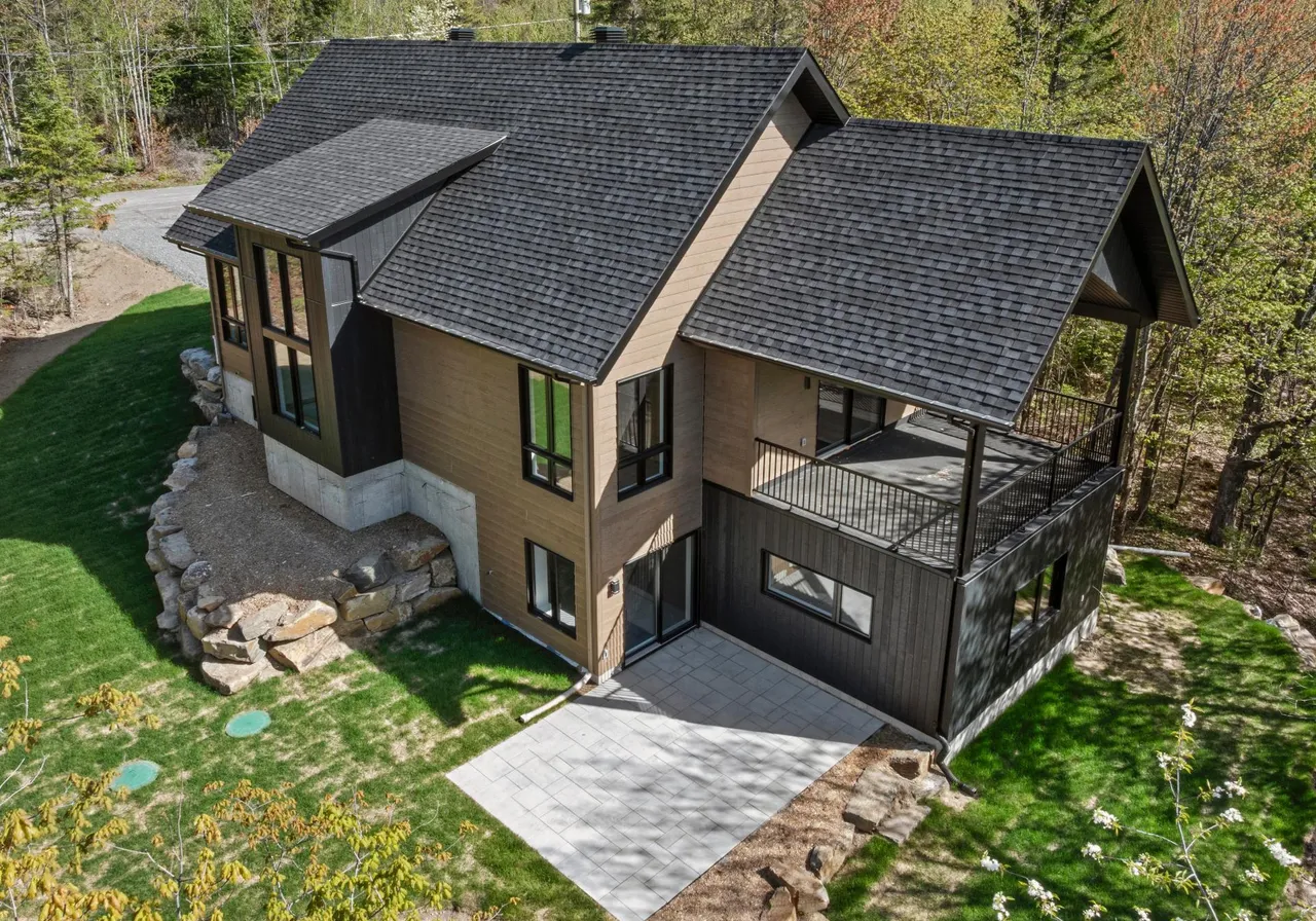 230 Rue Bruno — photo 3