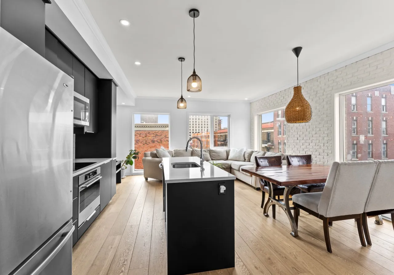 1256 Boul. De Maisonneuve E. — photo 2