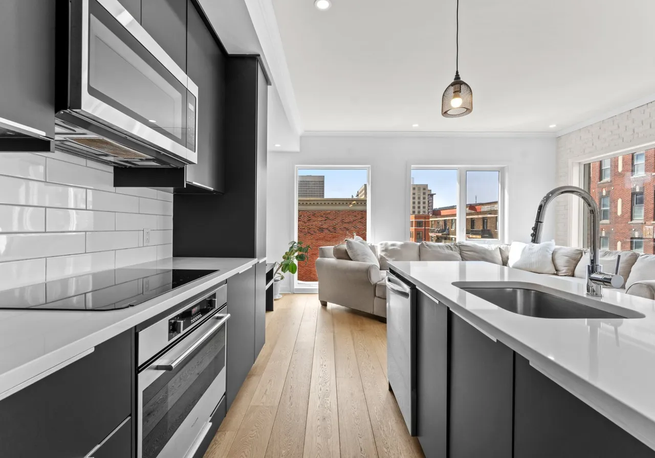 1256 Boul. De Maisonneuve E. — photo 3