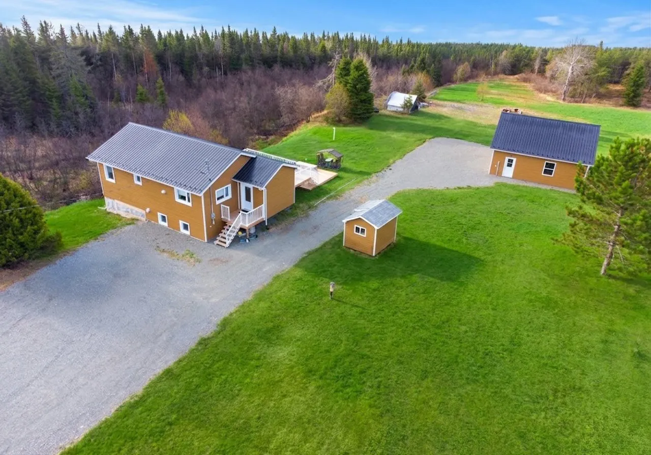 5888 Av. Larivière — photo 1