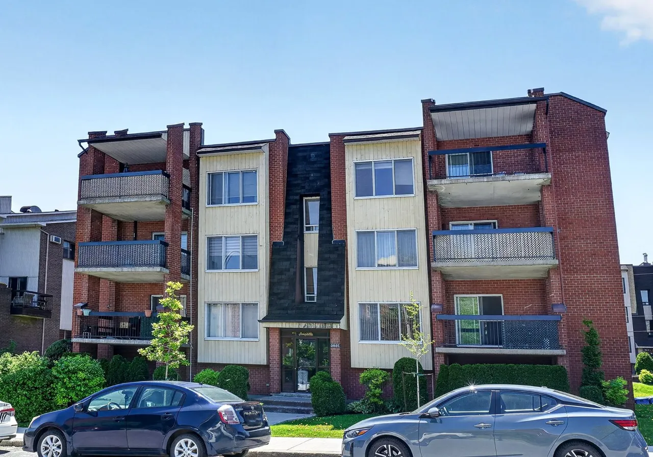 3035 Place Alton-Goldbloom — photo 1