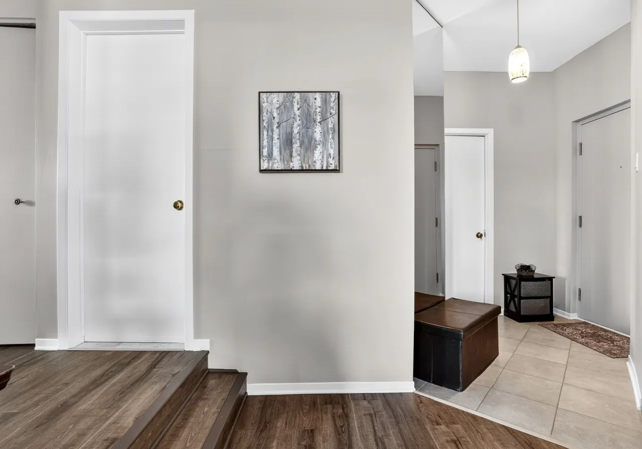 3035 Place Alton-Goldbloom — photo 2