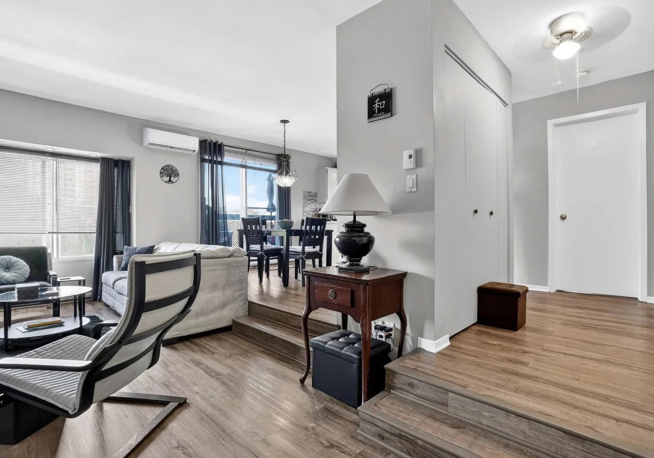 3035 Place Alton-Goldbloom — photo 3