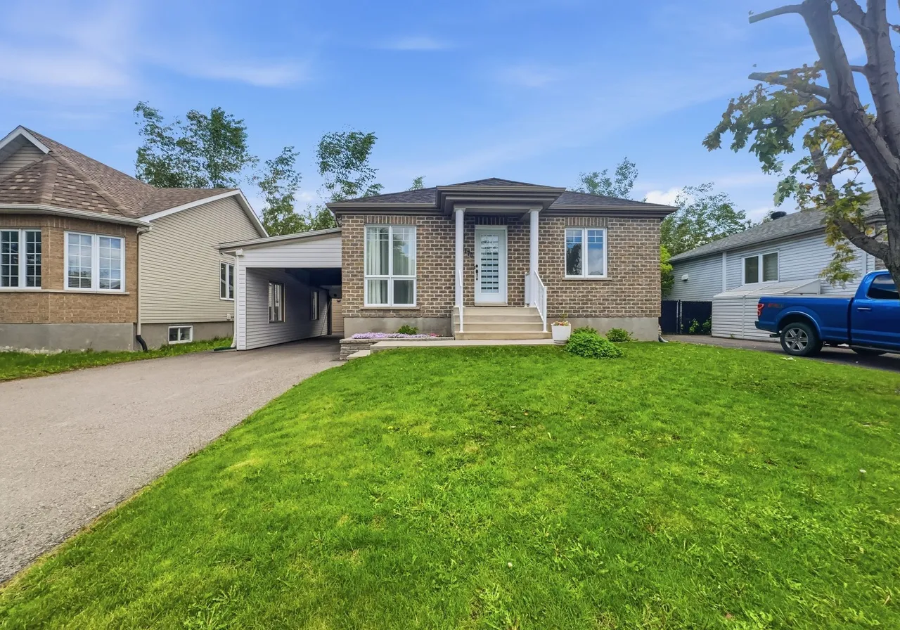 1170 Rue St-Jacques — photo 1