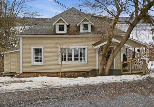 Maison à vendre - 529 Rue Main, Magog, J0B 1C0