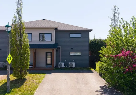 Maison à étages à vendre - 8982 Rue Pierre-Rodrigue, Laval (Laval-des-Rapides), H7N3K4
