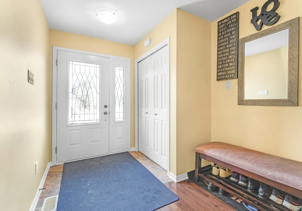 618 Rue Front — photo 3