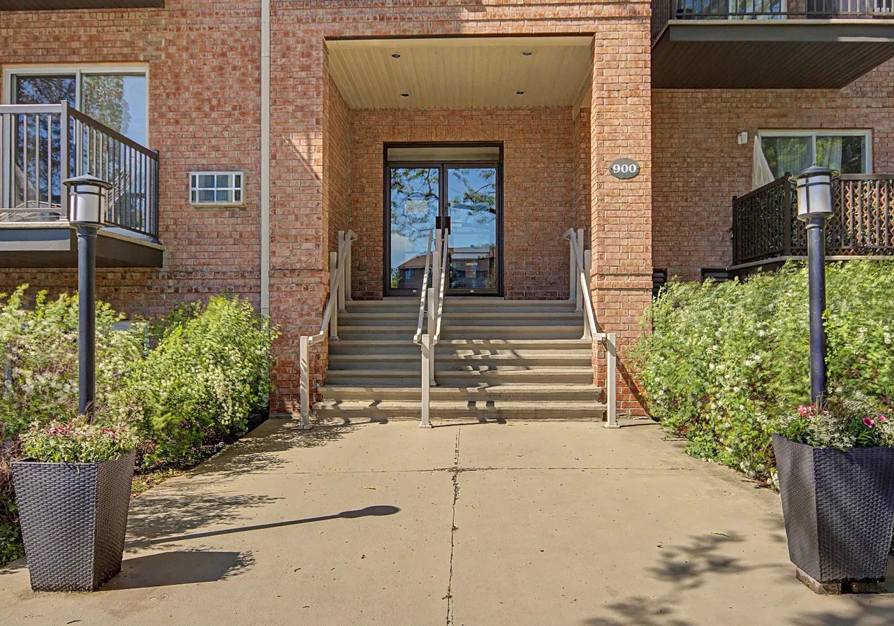 900 Place Hélène-Boullé — photo 2