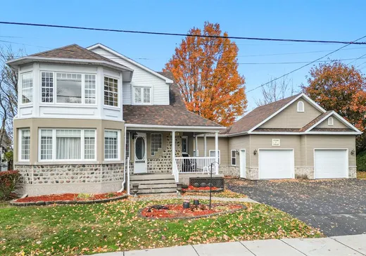 Maison à étages à vendre - 234 Rue Bérard, Granby, J2G6E3