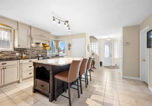 Maison à vendre - 234 Rue Bérard, Granby, J2G 6E3
