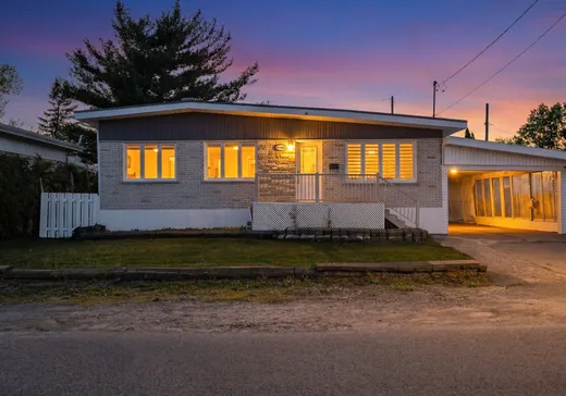 Two or more stories for sale - 8195 Rue Chimène, Laval (Saint-François), H7A1B6