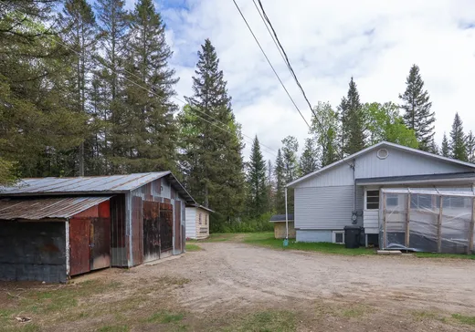 House for sale - 220 Route 117, Lac-Saguay, J0W 1L0
