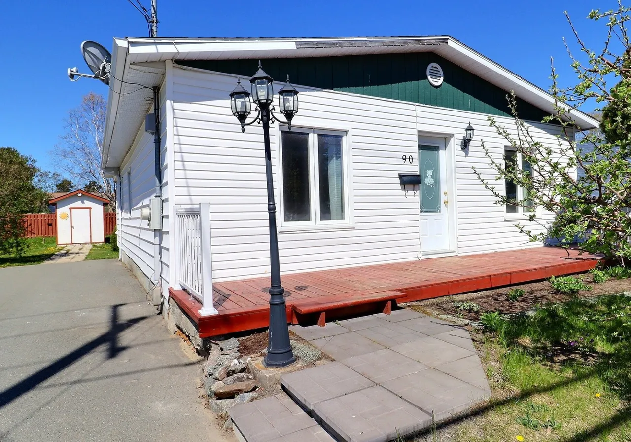 90 Rue Vallières — photo 1