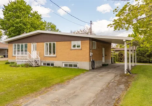 Bungalow à vendre - 200 Boul. Baril O., Plessisville, G6L3W1
