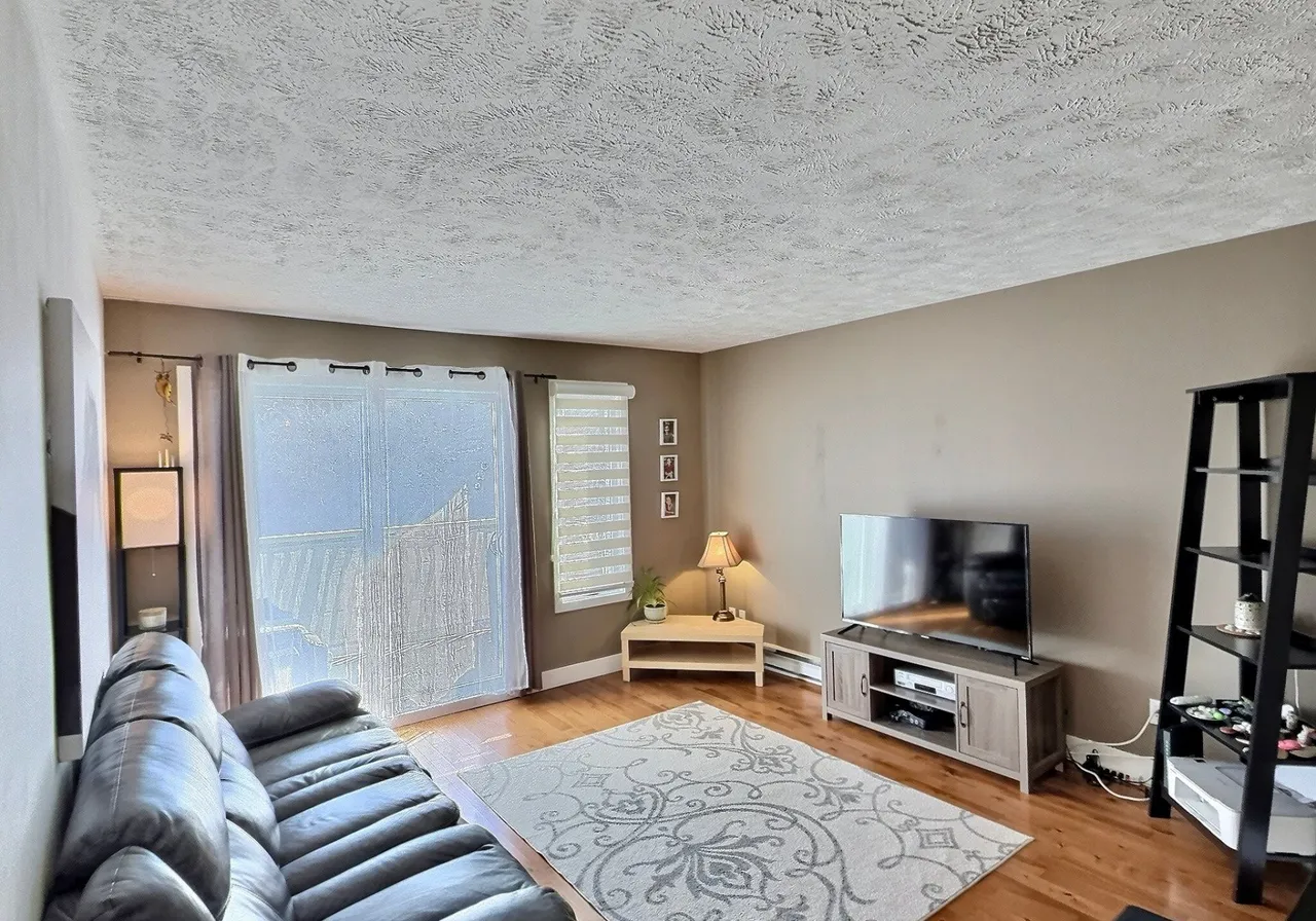 1025 Rue Merry N. — photo 3