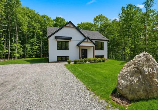Maison à vendre - 804 Rue des Tournesols, St-Hippolyte, J8A 0N5