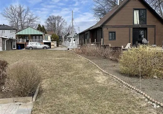 Bungalow à vendre - 8414 Boul. Lévesque E., Laval (Laval-sur-le-lac), H7A1W4
