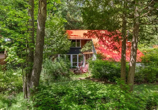 Un étage et demi à vendre - 16 Rue des Sapins, Magog, J1X7E1