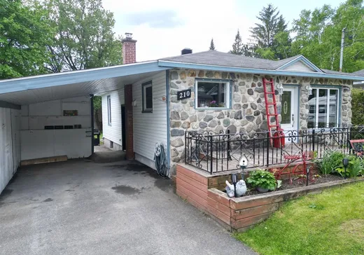 Maison à vendre - 210 Rue Bowen, Magog, J1X 1C3