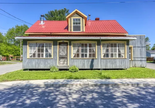 Maison à vendre - 22 Rue Principale, Sainte-Clotilde-de-Horton, J0A 1H0