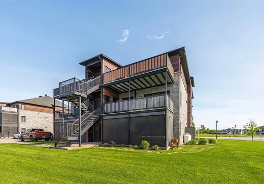 Condo for sale - 3217 Boul. des Pins, Sainte-Marthe-sur-le-Lac, J0N 1P0