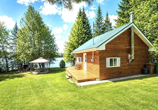 Bungalow for sale - 633 Ch. du Lac-des-Trois-Milles E., Ste-Cecile-De-Whitton, G0Y1J0