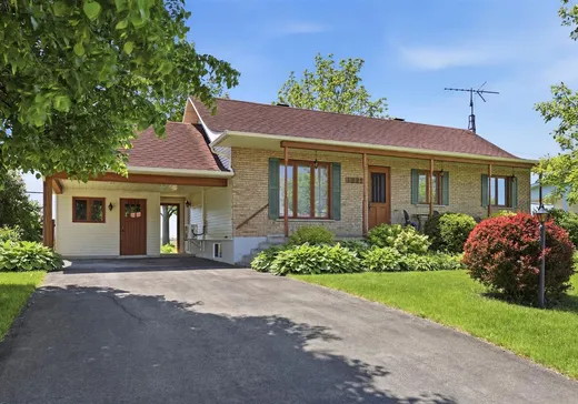 Bungalow for sale - 1721 Av. Denicourt, Saint-Césaire, J0L1T0