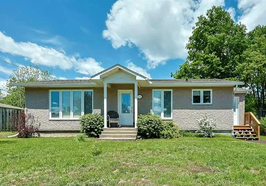 House for sale - 103 Rue Elzéar-Lafleur, Buckingham, J8L 3C3