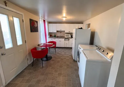 Maison à vendre - 620 Rue du Collège, Lachute, J8H 1S7