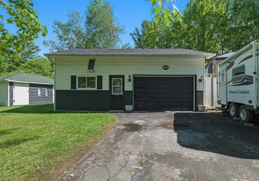 Maison à vendre - 101 Rue du Boisé, Saint-Colomban, J5K 2N9