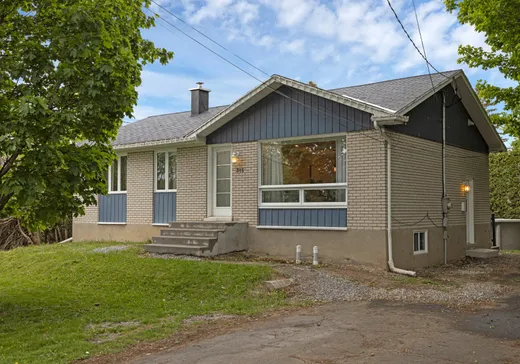 House for sale - 315 Rue du Prince-Edward, Otterburn Park, J3H 1W1