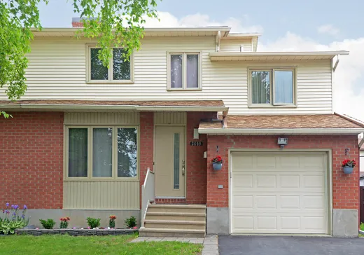 Two or more stories for sale - 3699 Rue Orléans, Brossard, J4Y2M1