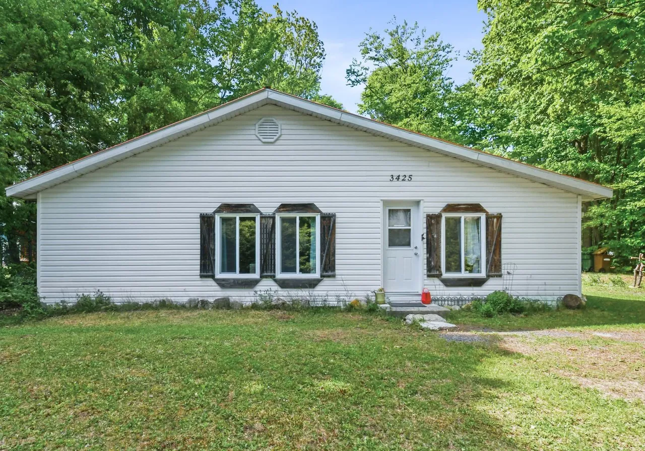 3425 16e Avenue — photo 3